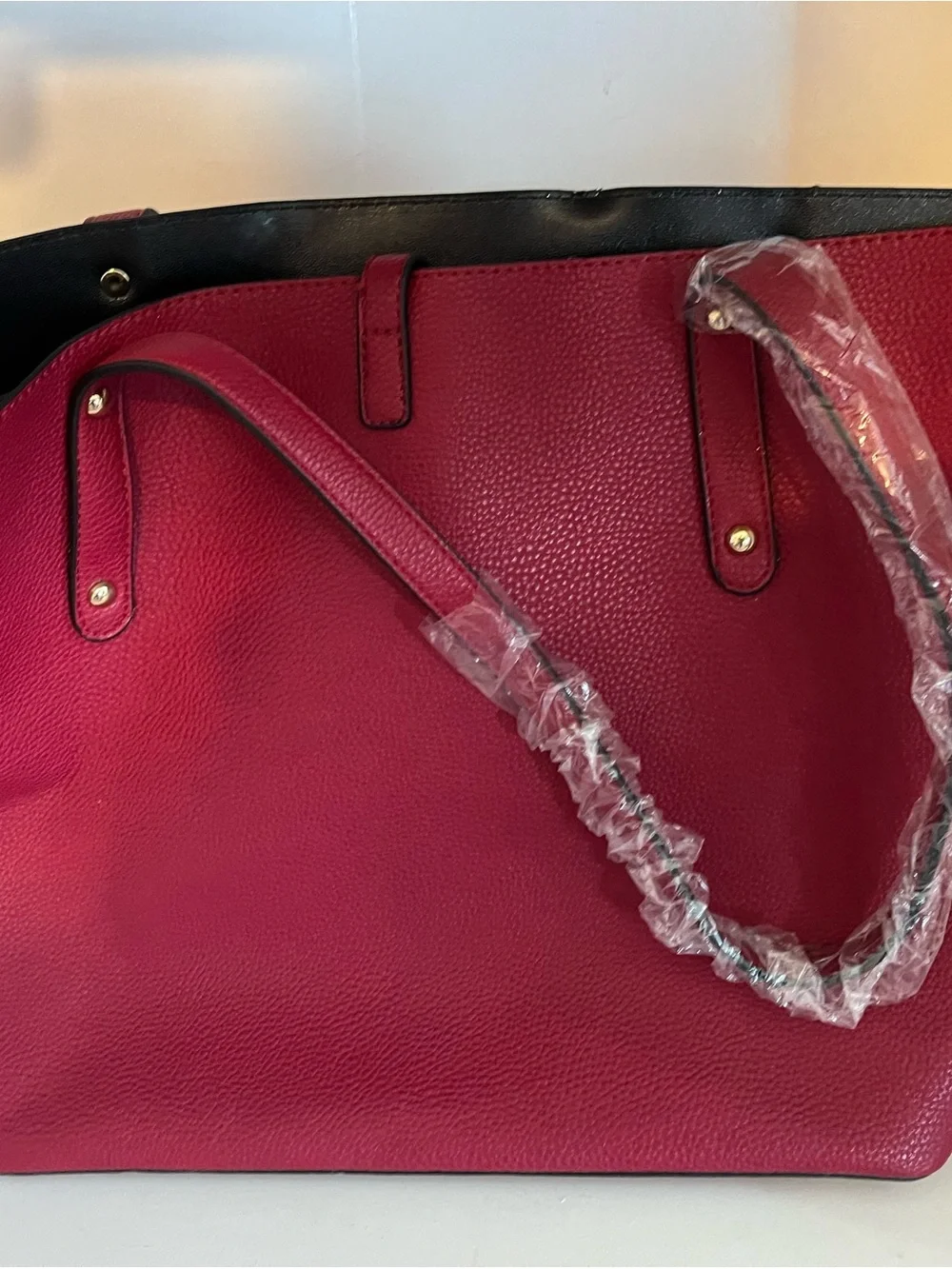 Pebbled Leather Tote Bag in Raspberry red